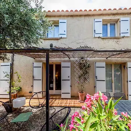 Ac - Reserved Parking - La Farigoulette * Les Angles (Gard)